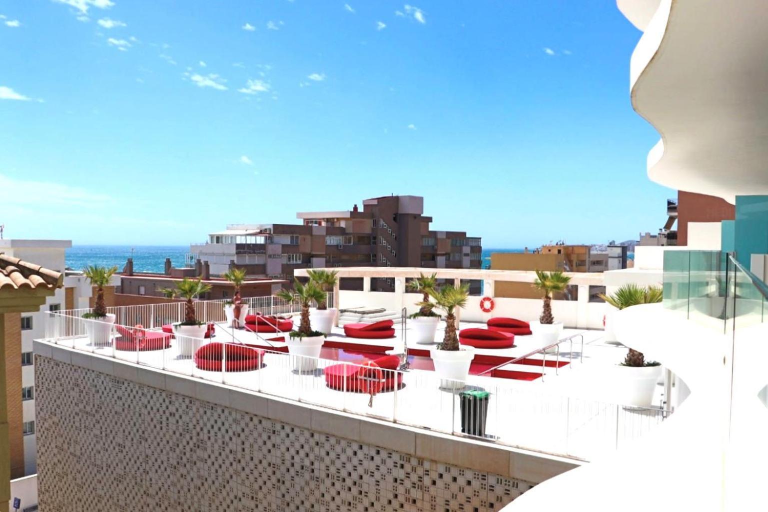 Appartement Fantastic In The Wave Just Steps From Carvajal - Pool And Free Parking Fuengirola