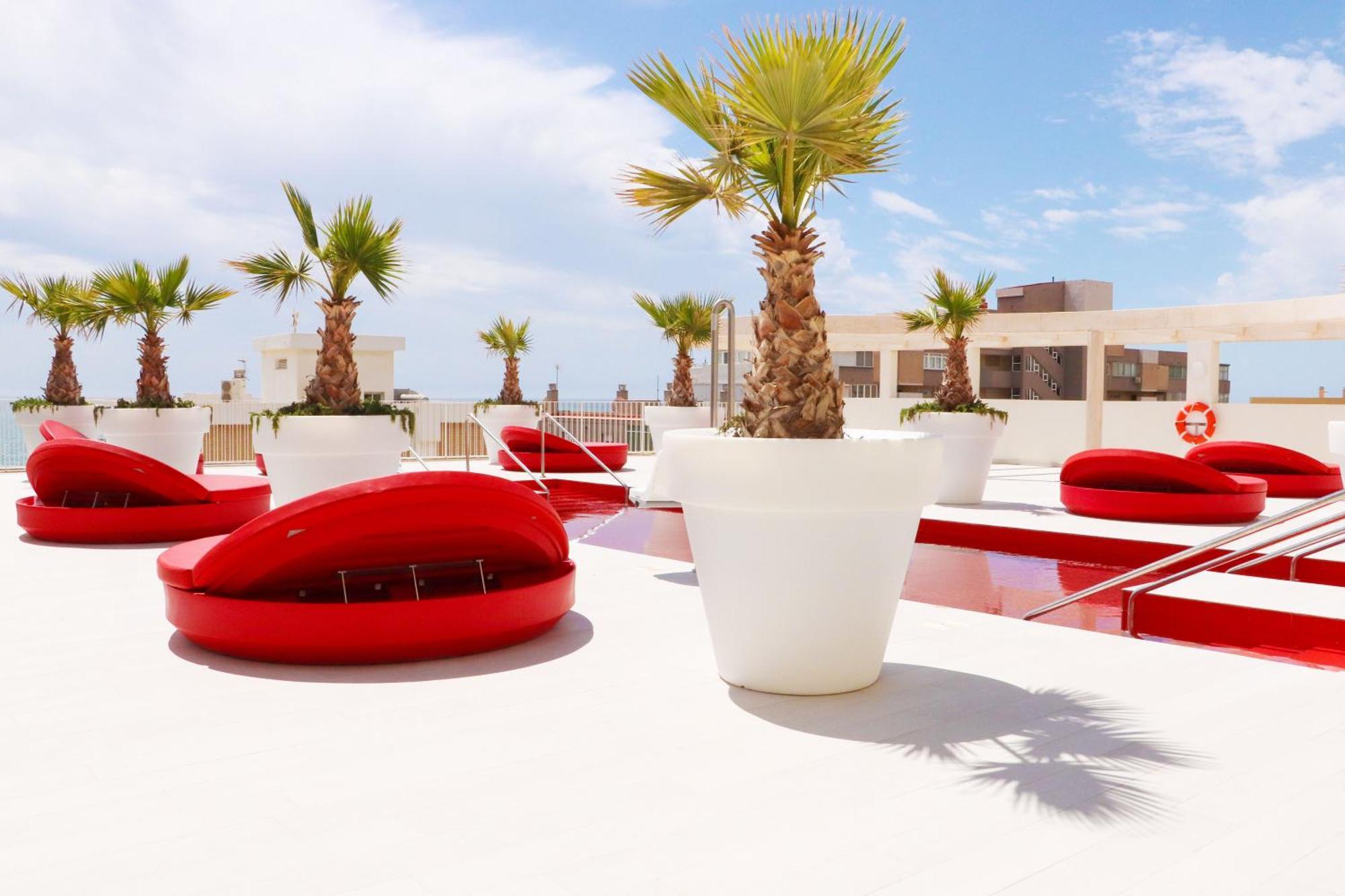 Fantastic In The Wave Just Steps From Carvajal - Pool And Free Parking Appartement Fuengirola